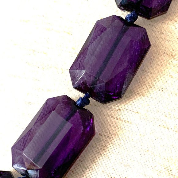 Elegant bead necklace with lace tie - Picture 6 of 7